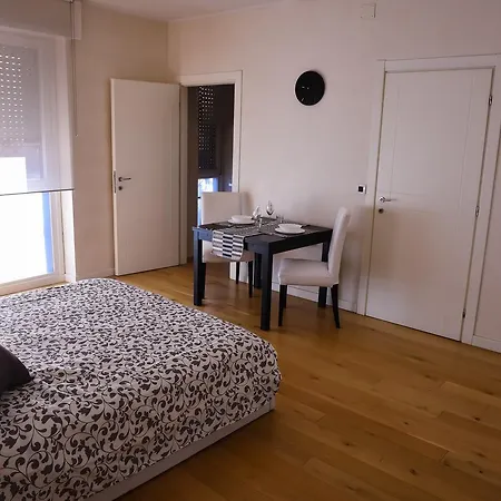 4You Apartments - Ponti Romani Padua Buitenkant foto